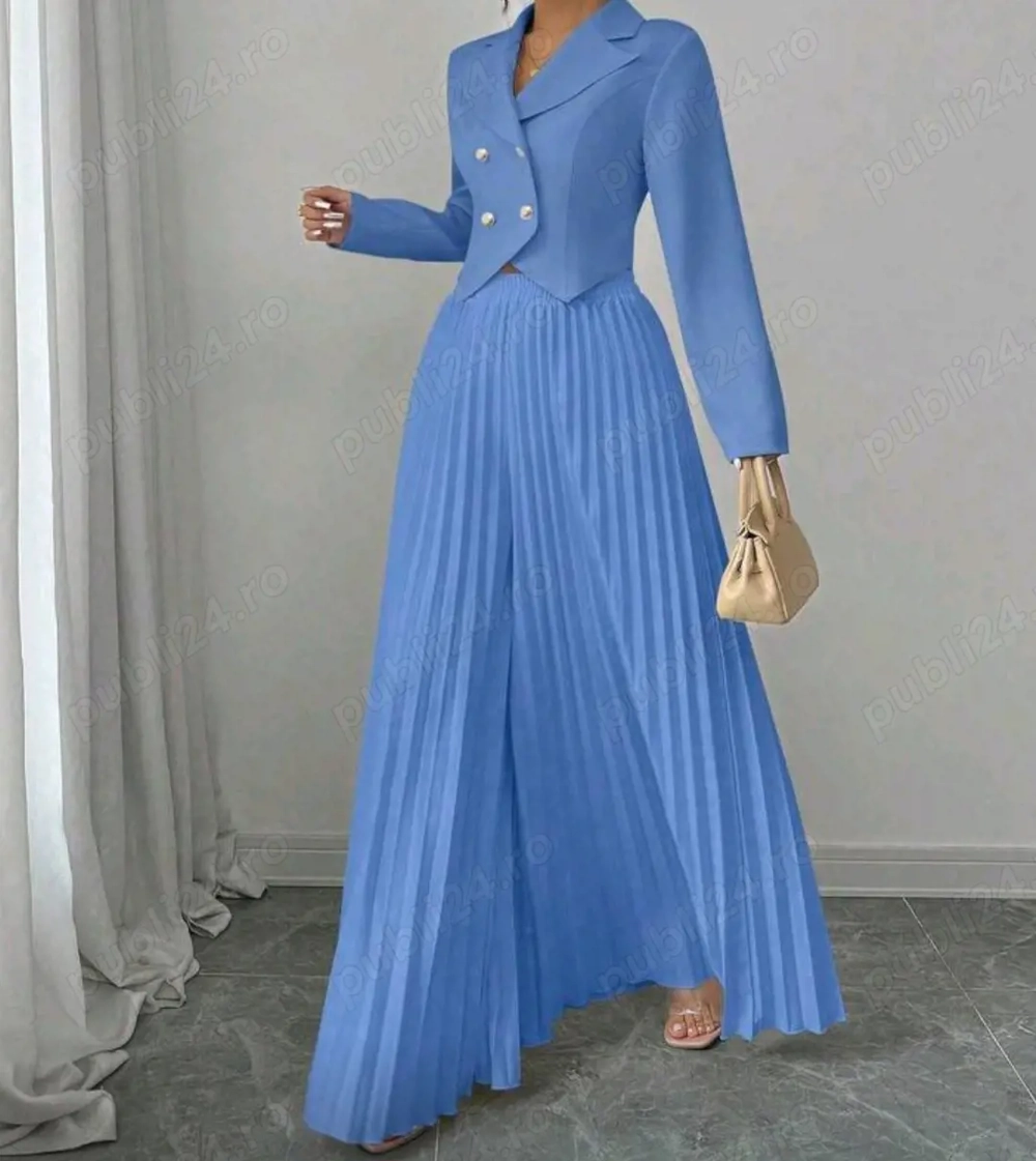 Vand costum de damă ,Pantaloni și bluză  L