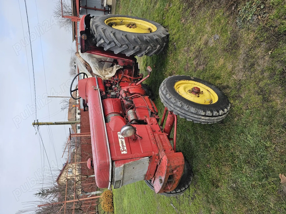 Tractor Renaul Super 6