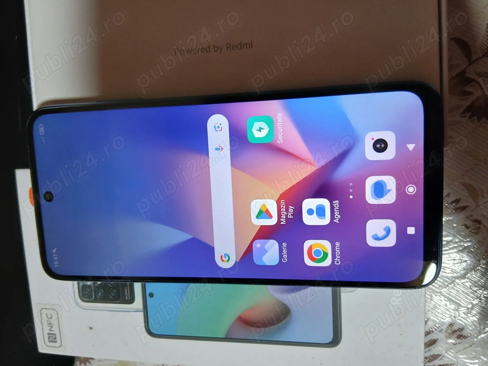 Vând 2 telefoane,un leptop,si un aparat de făcut pose