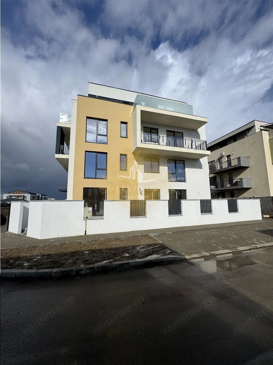 Ciarda Ro #537;ie - 3 camere , Bloc nou , Loc de parcare