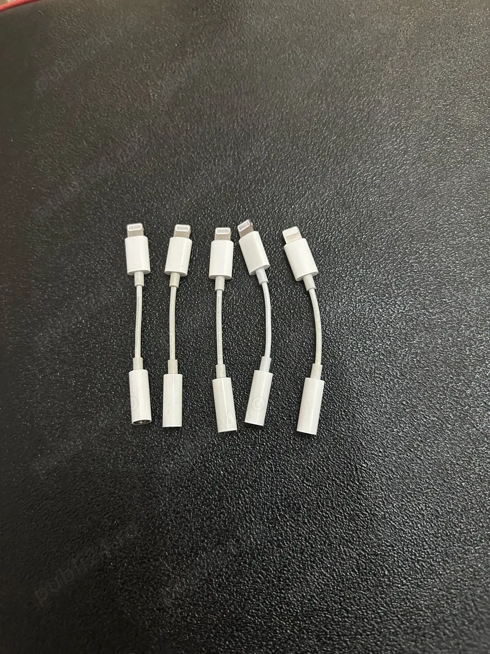 Adaptoare jack 3,5mm - Lightning pentru căști și telefoane Apple iPhone 