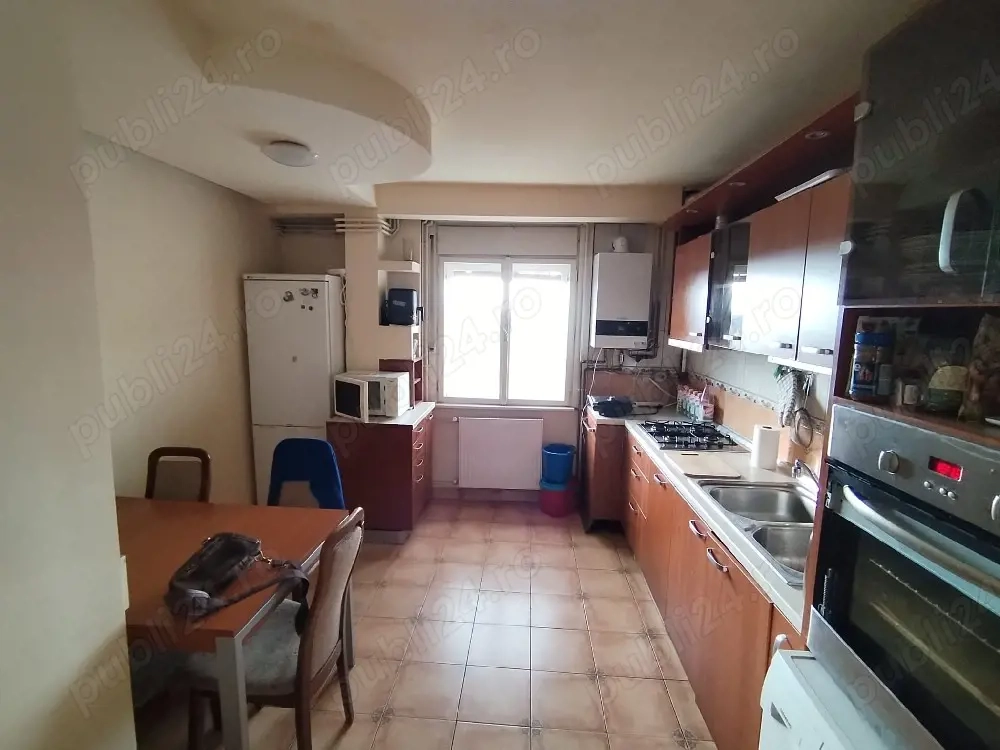 Ap.3 camere spațios cu centrala termica zona Complexul Studentesc-Olimpia 