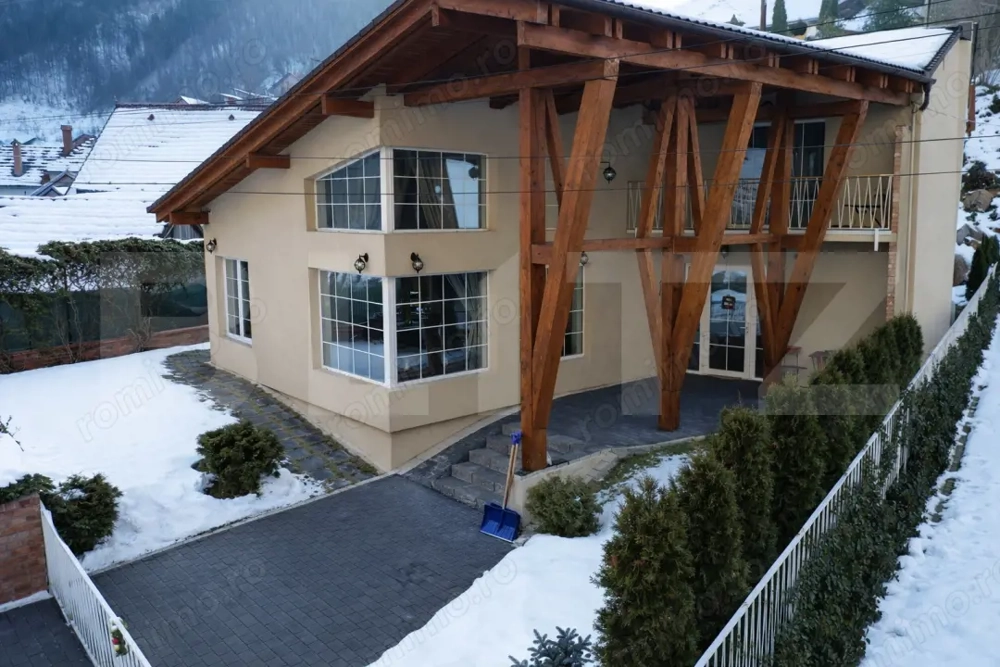 Pensiune modernă de vânzare – Zona Transalpina | Complet utilată
