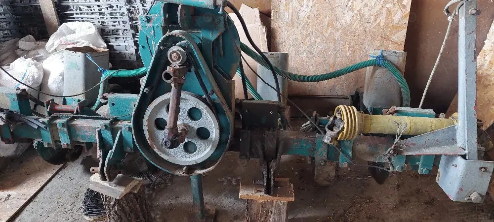 semănătoare porumb pe 4 rânduri. 