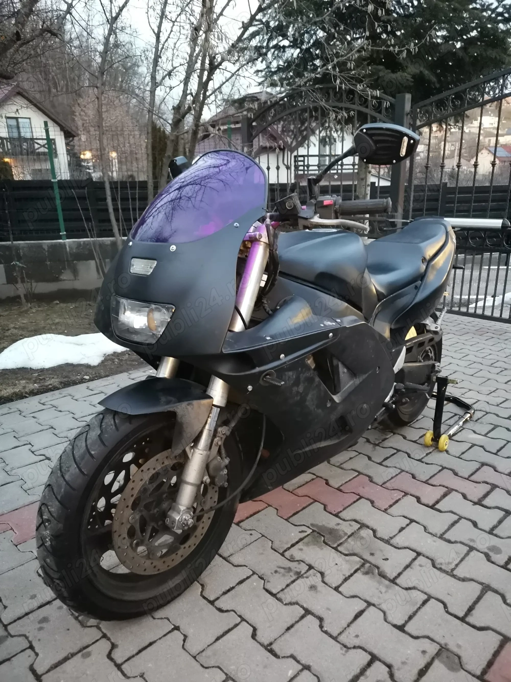 Vând Yamaha FZR 1000 an 1994  
