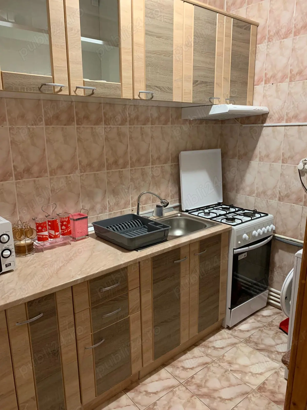 Inchiriez garsoniera 