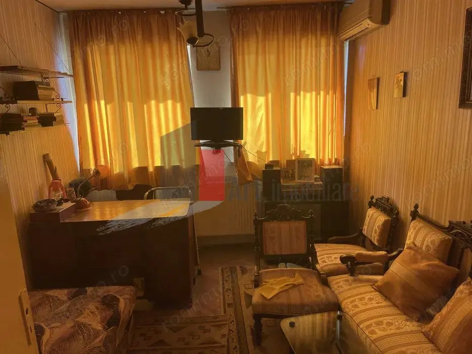 APARTAMENT 3 CAMERE -IANCU DE HUNEDOARA/ LANGA GUVERN