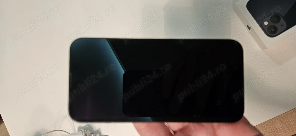 Vând IPhone 13 - 128 GB
