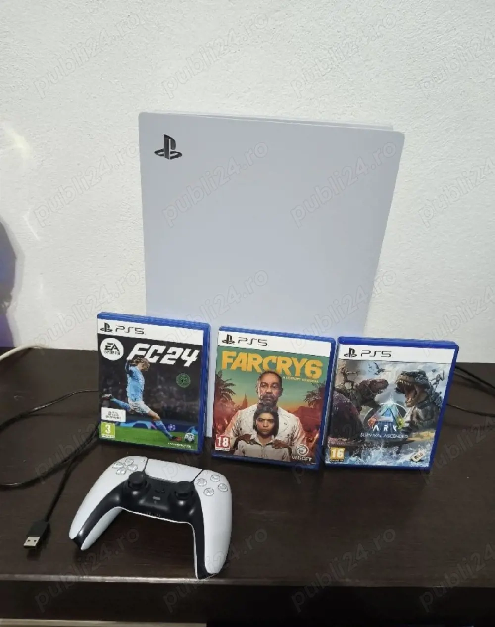 PS5 impecabil cu 3 jocuri