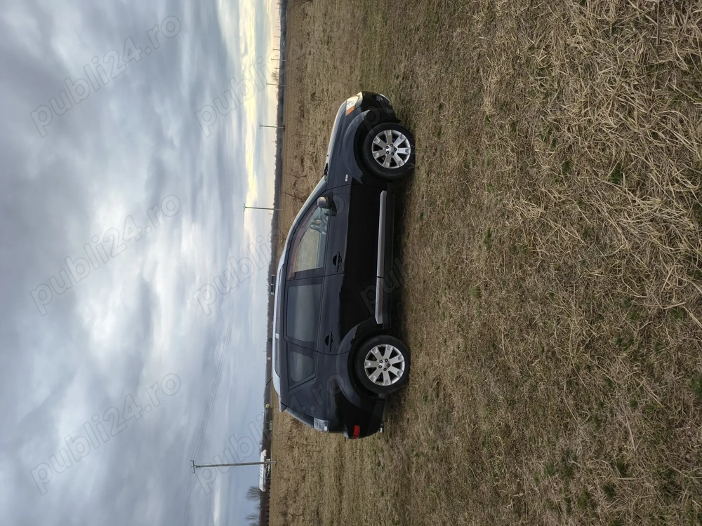 Vând Mitsubishi Outlander 