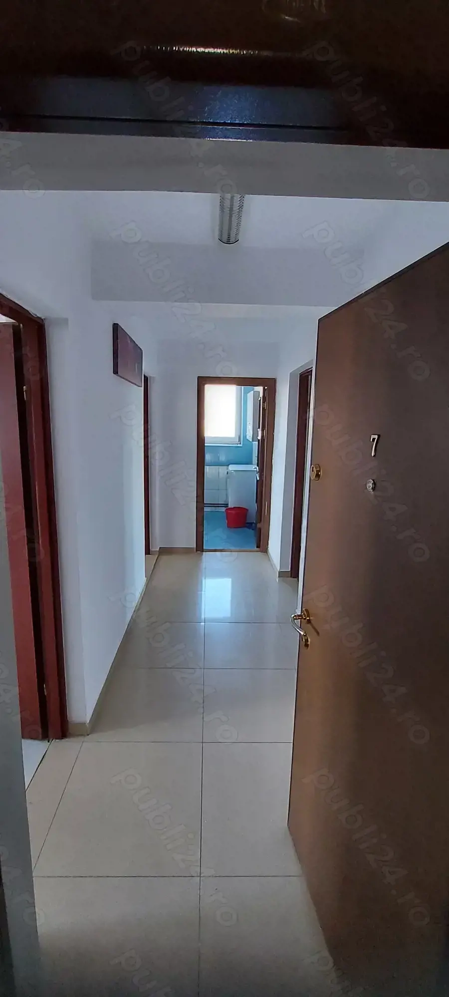 Dau in chirie ap 3 camere decomandate 115 mp în zona Emerson