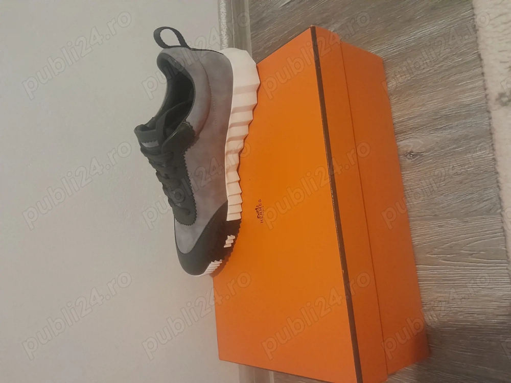 Adidasi Hermes sneakers 