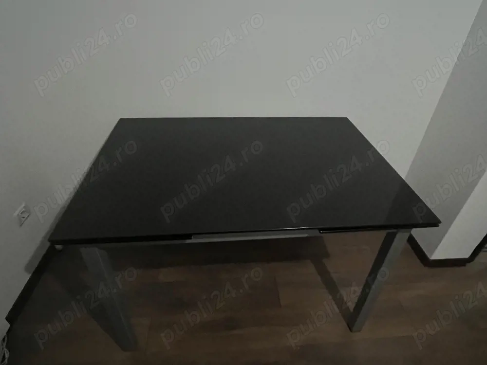 Vand masa din sticla cu structura metalica