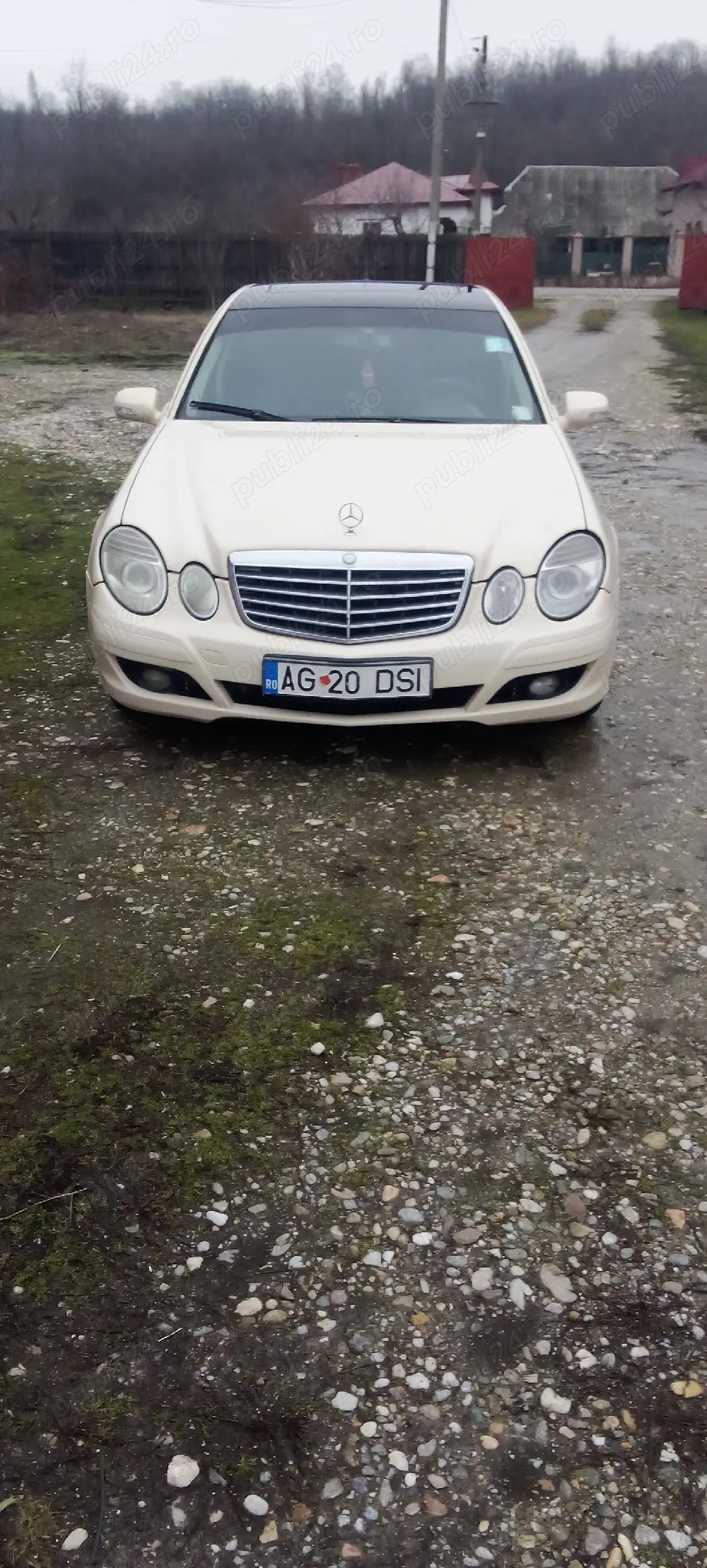 Vînd  Mercedes  E clas  2009