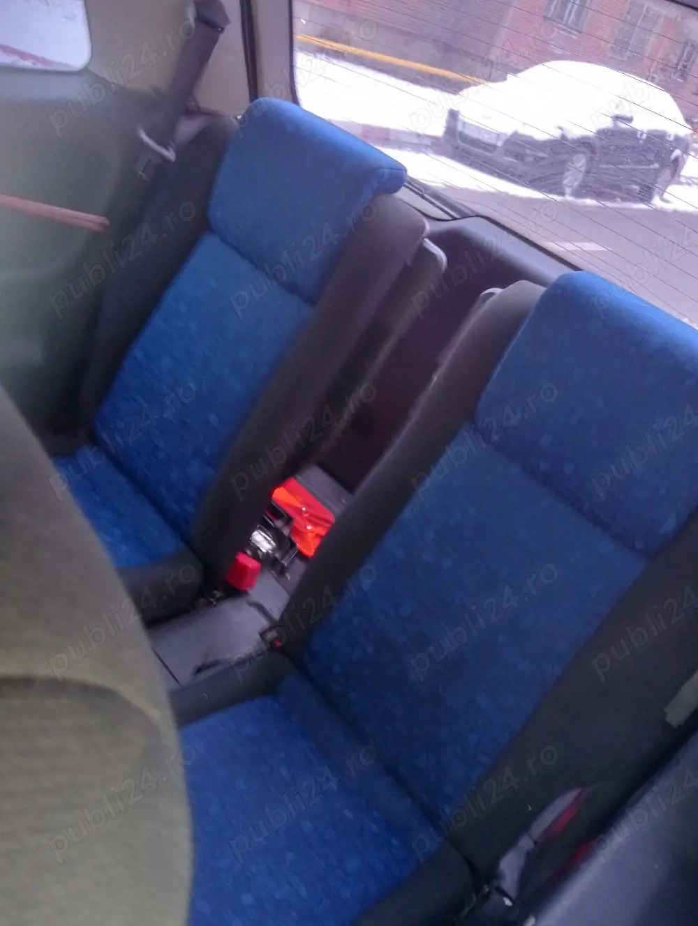 Vand Opel Zafira an 2001 motor 1,6 benzină geamuri electrice servo direcție fiscal itp  29 08 2026 i