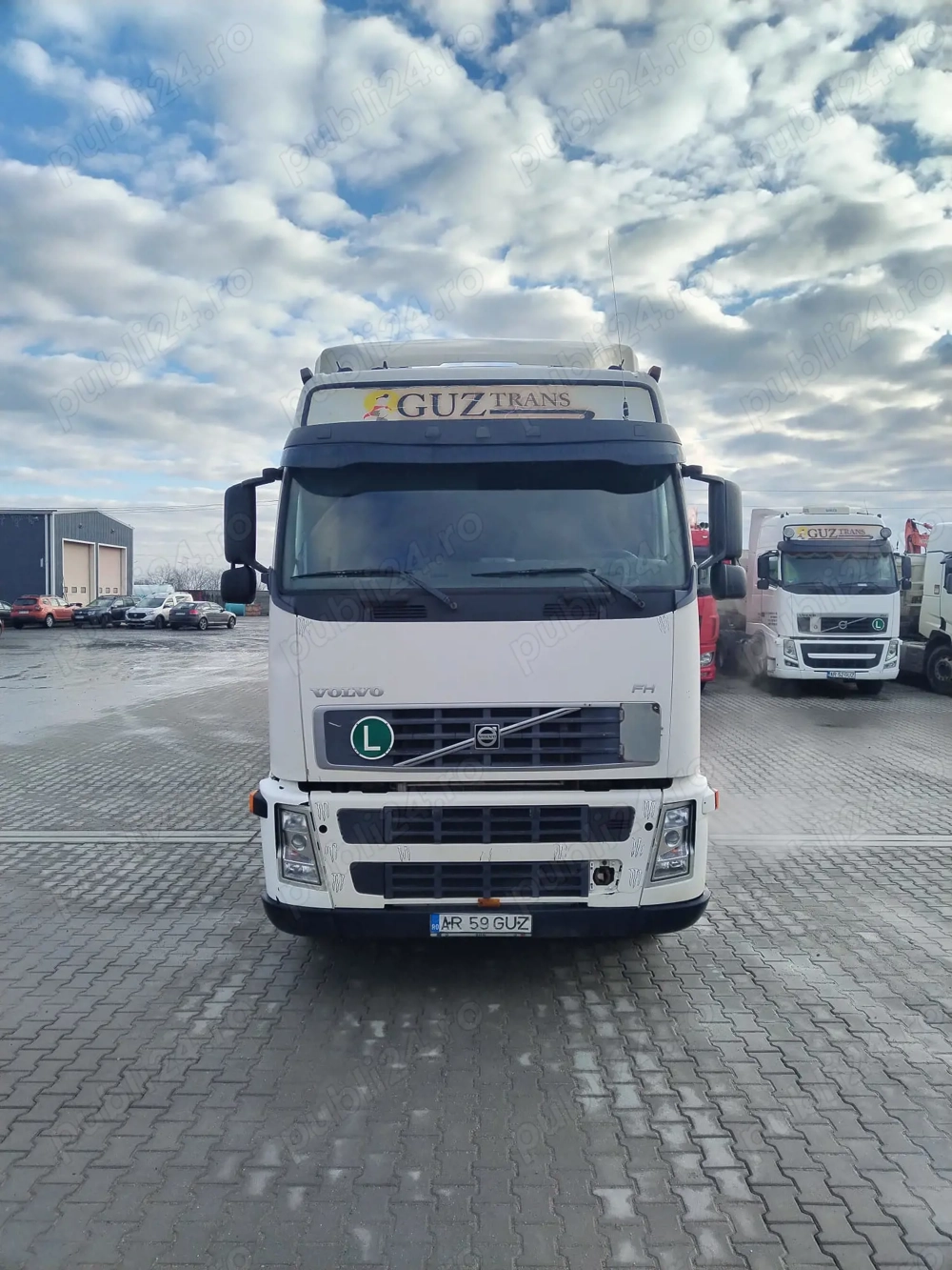 De vanzare ansamblu cap tractor Volvo+semiremorca