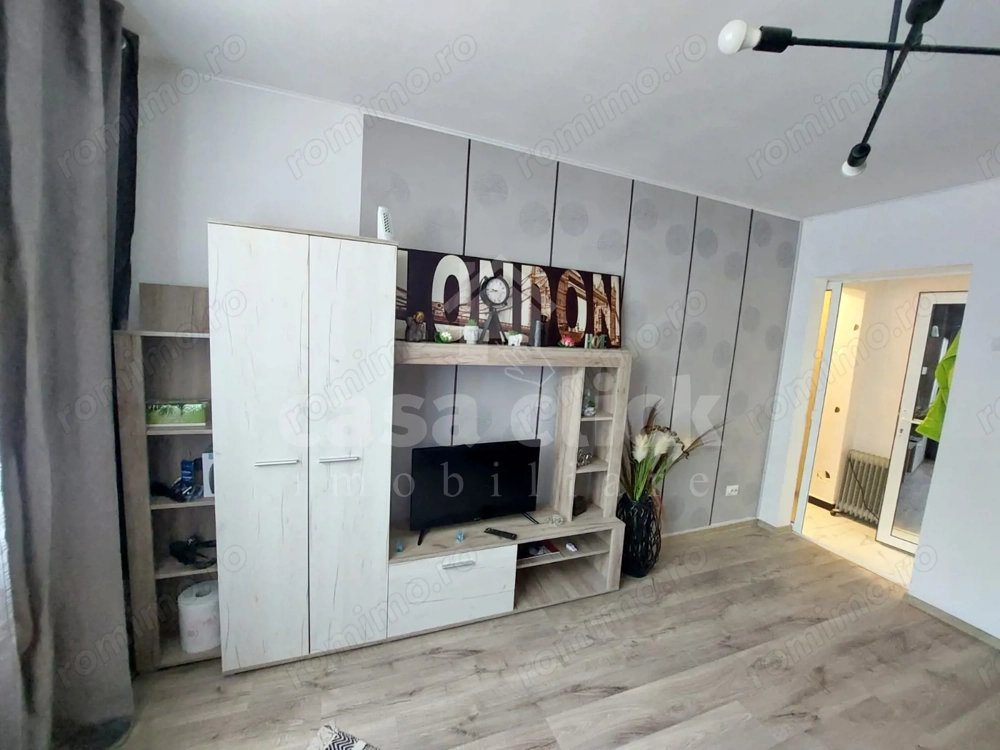 Garsonieră renovată, etaj 1   investiție inspirată în Micro 19, aproape de capătul de troleu