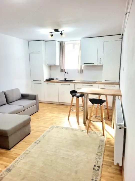 Apartament 3 camere, zona P-ta Mihai Viteazu, decomandat
