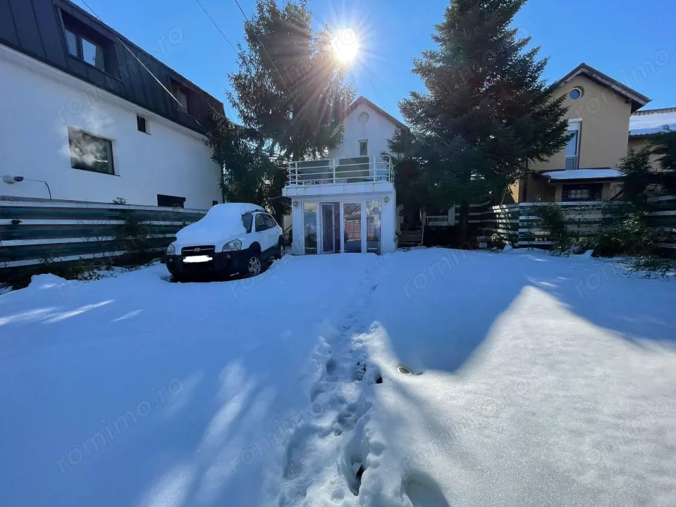 Casa 9 camere , 7 Dormitoare , 8 Bai / 400 mp utili / 350 mp Curte /Comision 0%