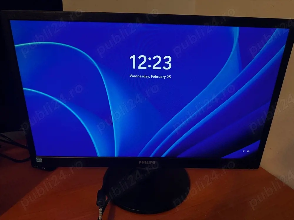 Vând monitor Philips V-Line (223V5LSB2), în stare bună de funcționare. 
