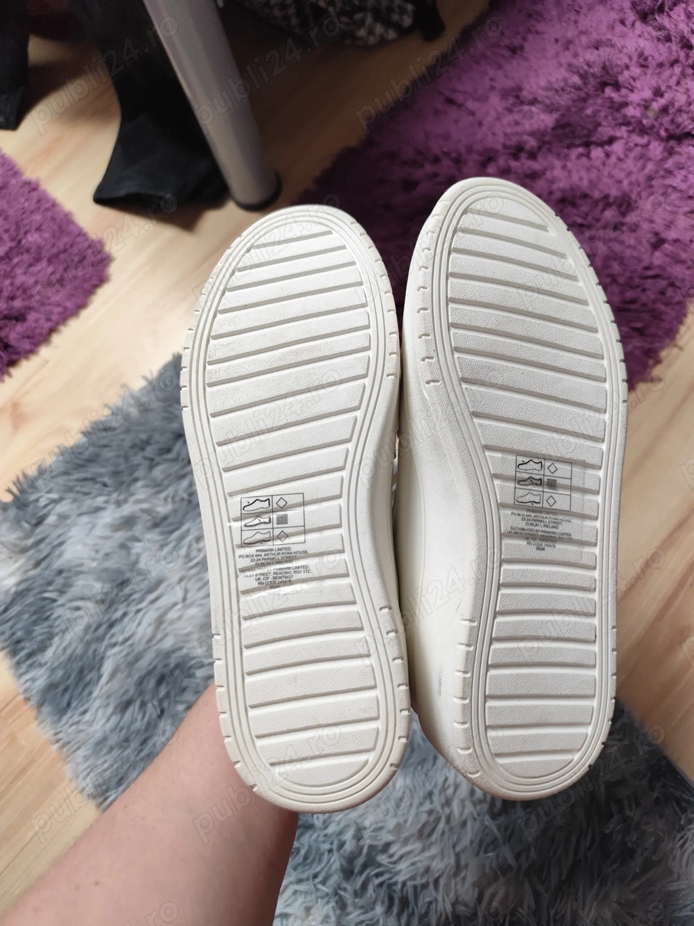 Adidași noi mărimea 40