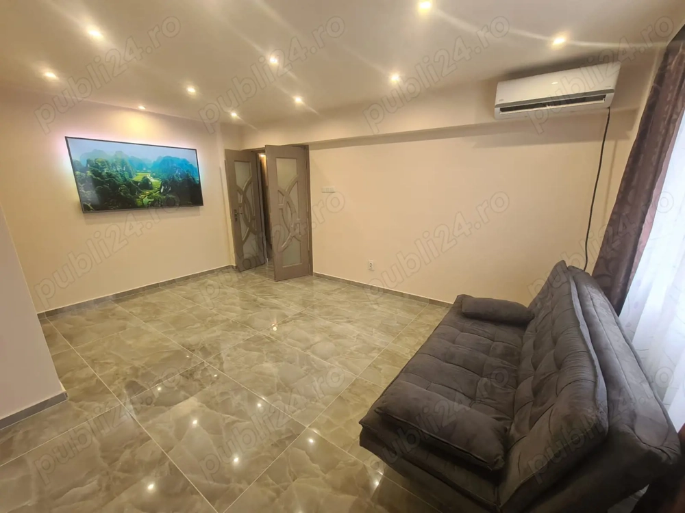 Proprietar ap 4 camere decomandat centrala,et 7 8 pe principala la Z27 