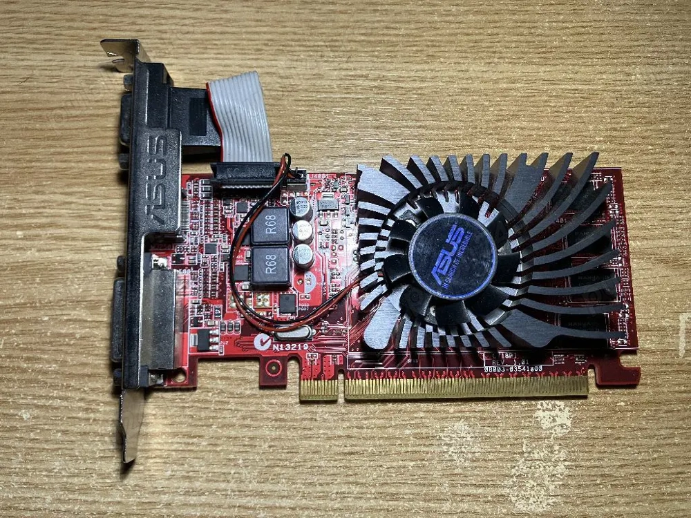 Placa video Asus 1Gb