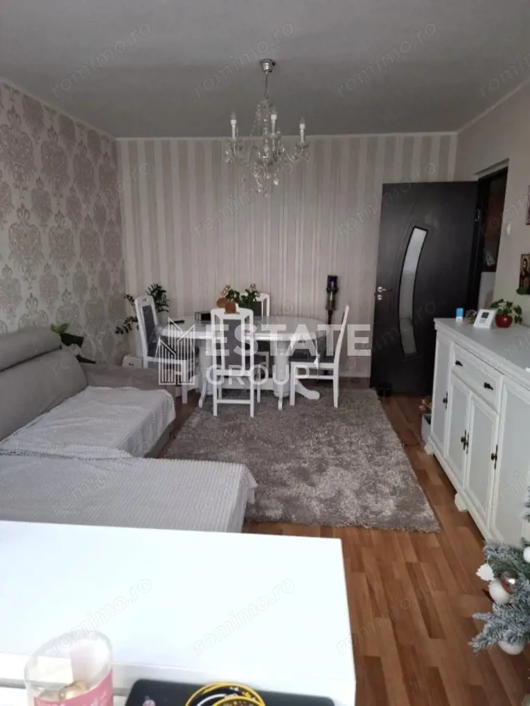 Apartament decomandat cu 3 camere, Calea Sagului