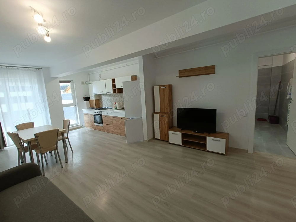 Apartament de 3 camere semidecomandat, zona Cetatii
