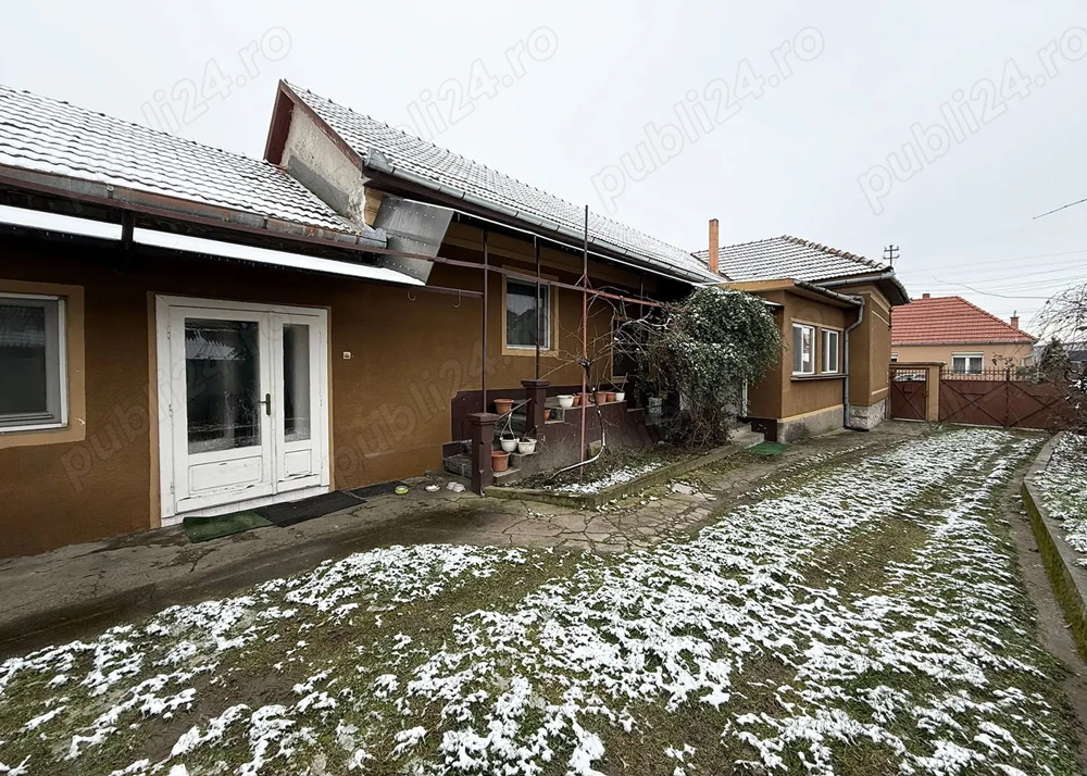 Casa de locuit pentru 2 generatii - Urvind - IMOBIHOR