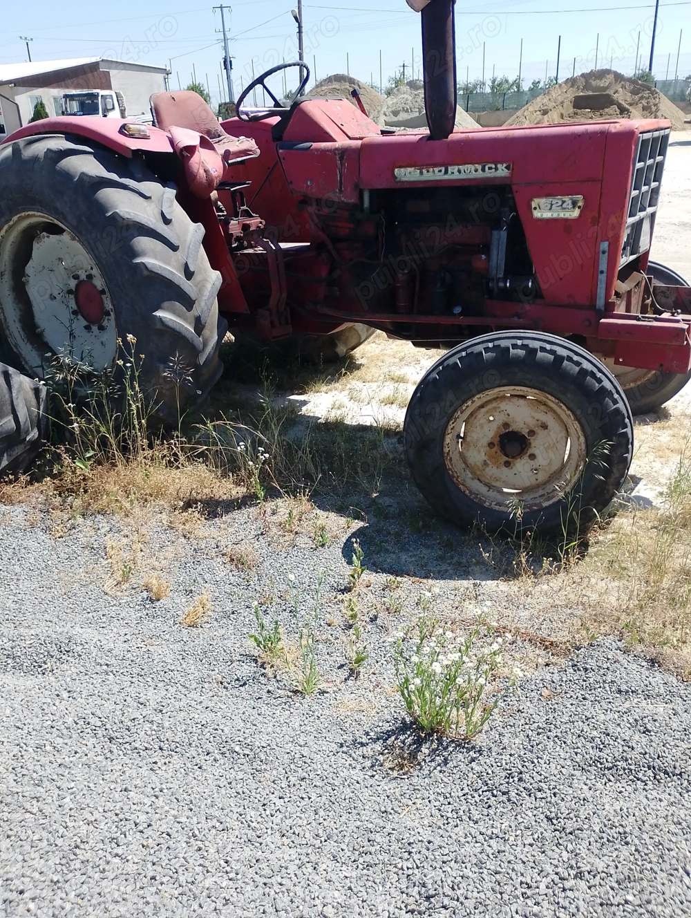 Tractor international 624