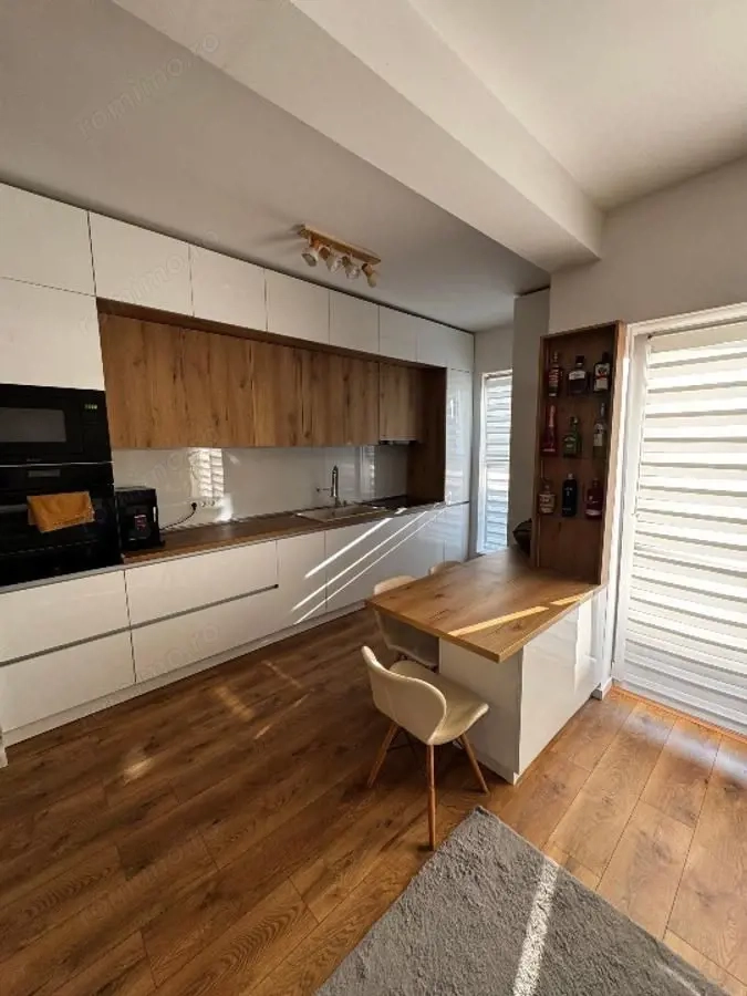 Mobilat si utilat premium. Etaj intermediar. Decomandat