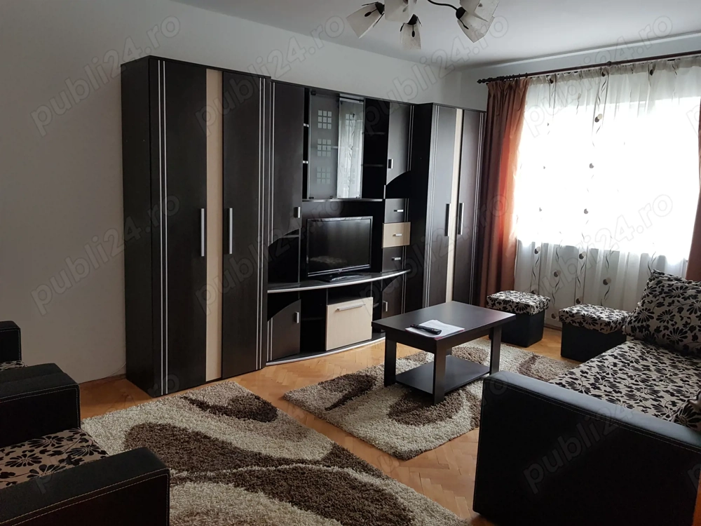 Închiriez apartament cu 2 camere