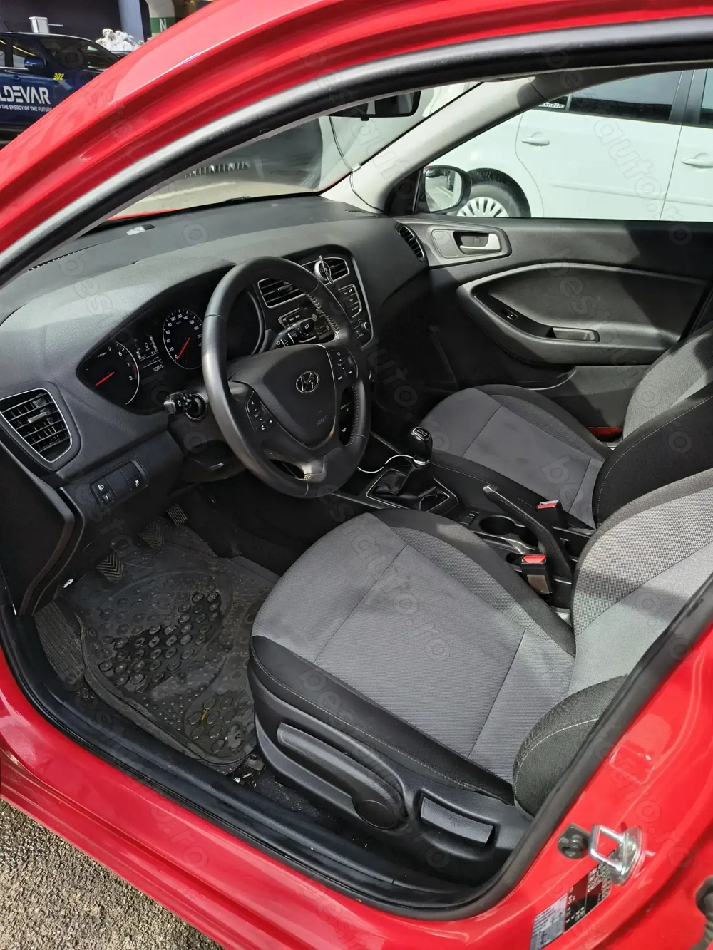 Vand Hyundai i20 2019 1.2 benzina 84CP comfort+