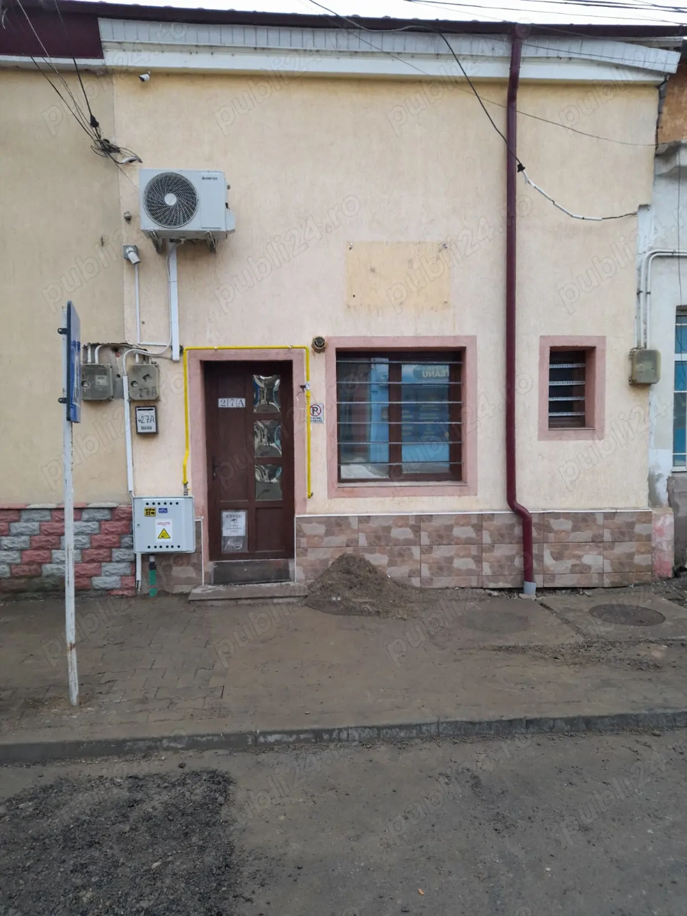 Vand spatiu comerciala garsoniera zona centrala