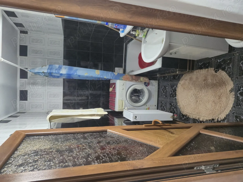 Închiriez Garsoniera 