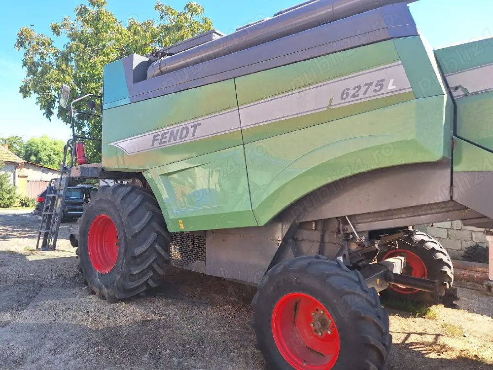 Vând combină agricolă. 