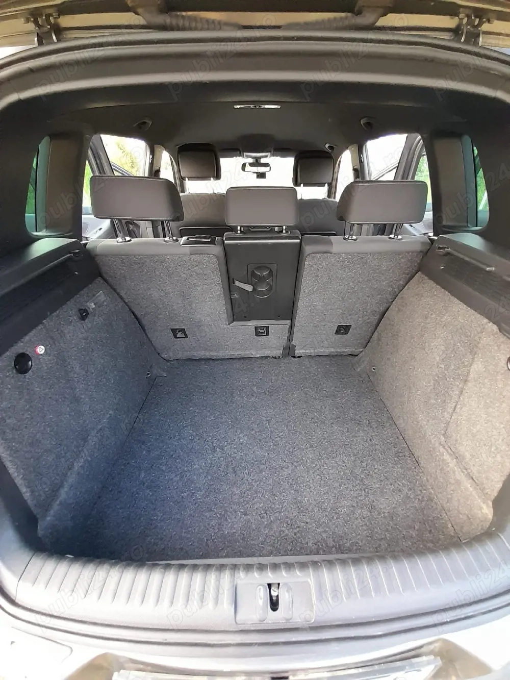 vând tiguan automat 2014 preț 10500 euro 210000 km.