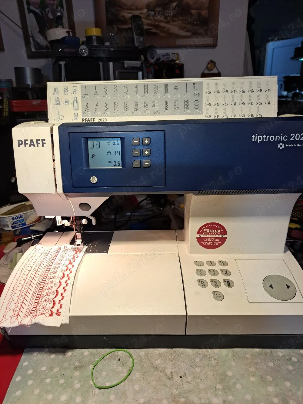 Vînd mașina de cusut 