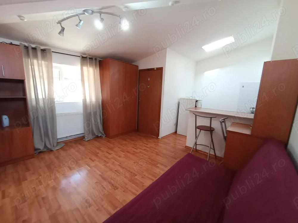 Ofer spre închiriere,