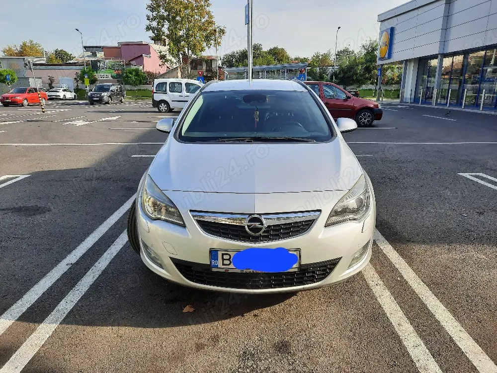 Opel Astra j 1.7D - 2012