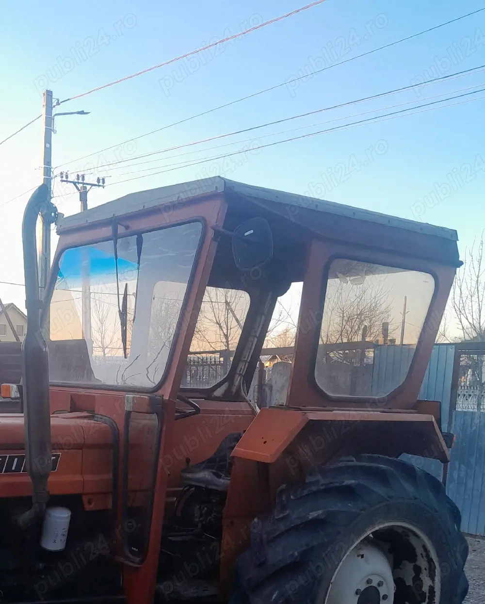 semicabina cu cadru tractoare Fiat sau 445 se montează pe aripi 