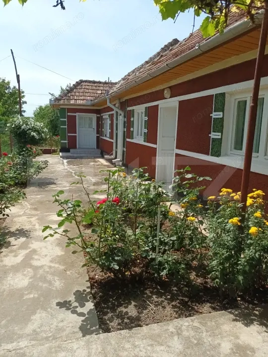  Oportunitate investițională – Casă cu teren extins in Comuna Geaca 