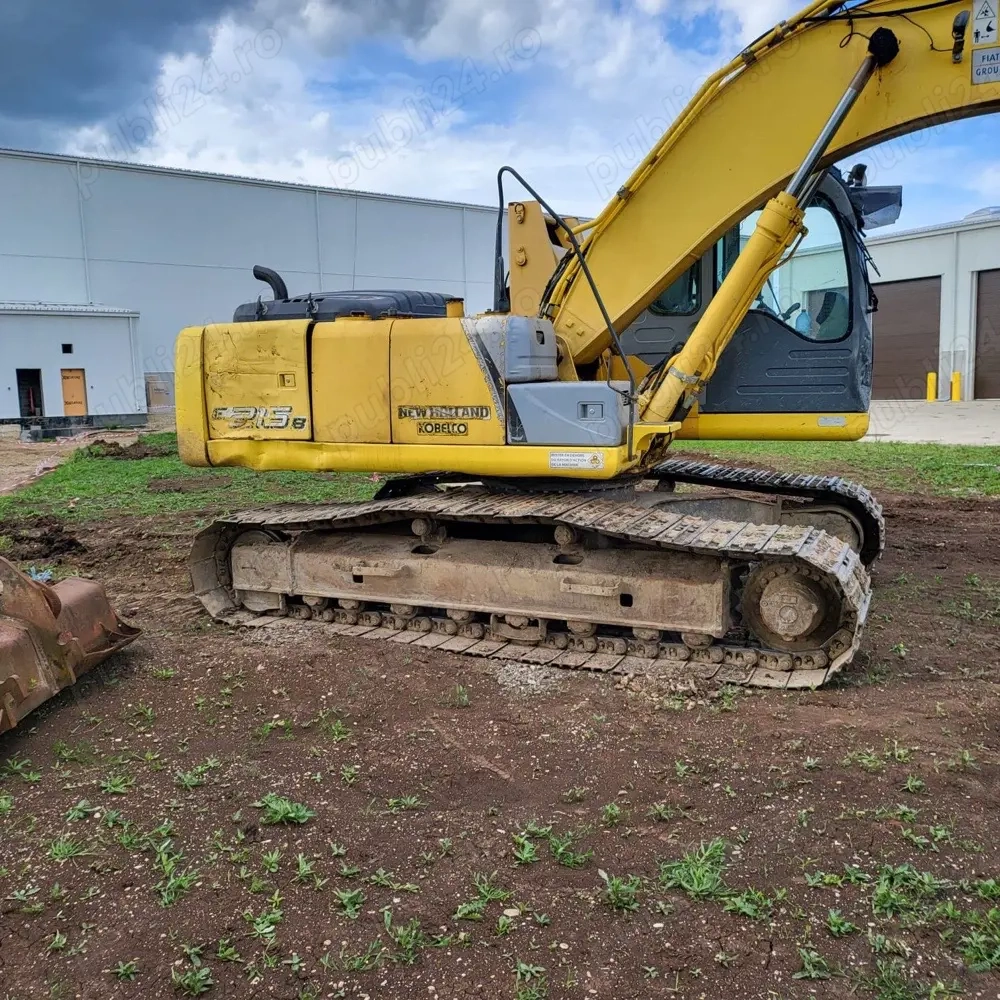 Excavator New Holland E215 B