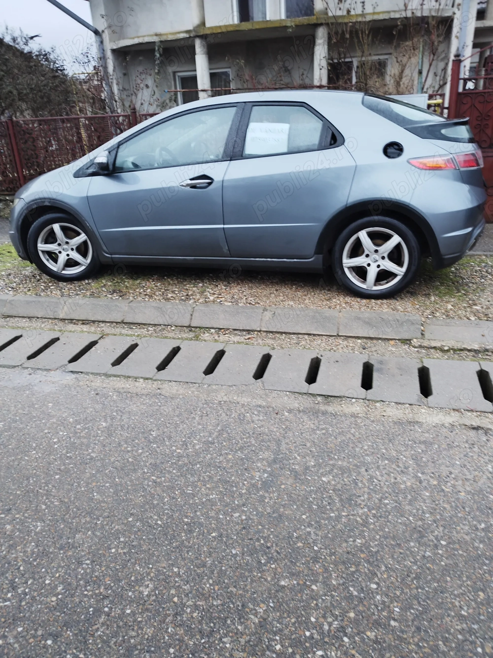 De vânzare autoturism 