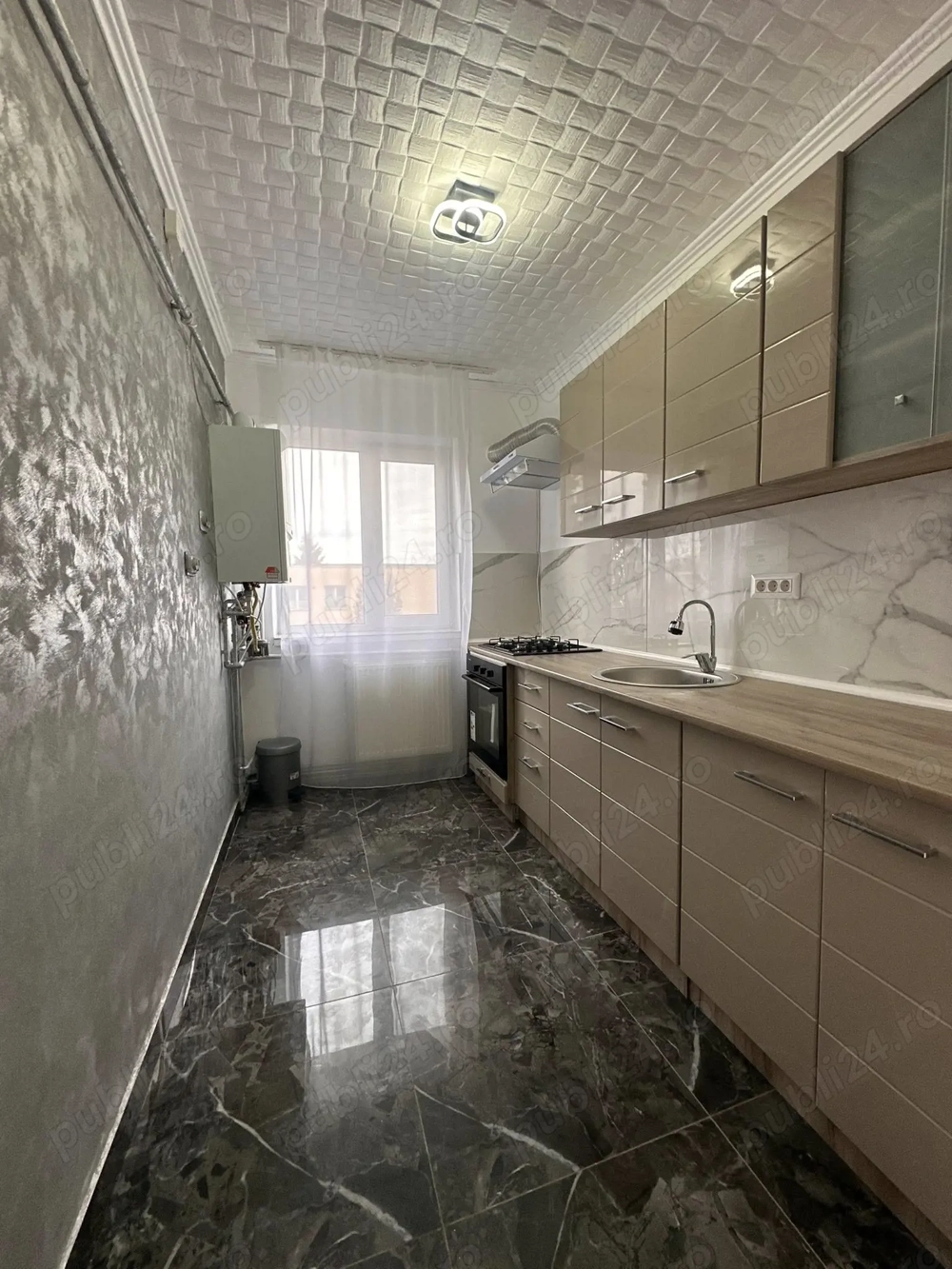 De vanzare apartament cu 3 camere și balcon, 80mp, renovat integral in 2025