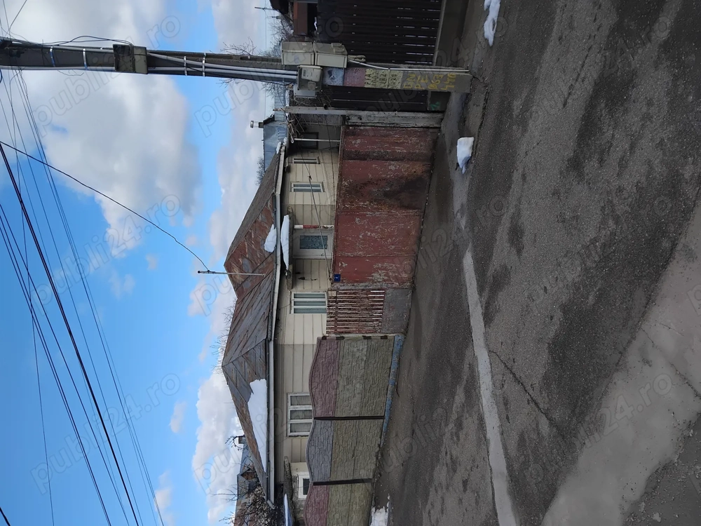 Vând casa la gugesti