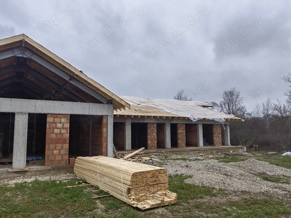 Dispun de o echipa de dulgheri formata din 15 baieti tineri