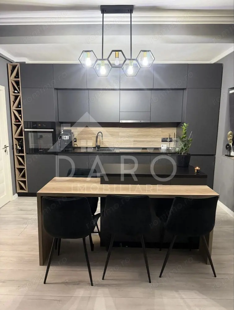  Apartament de vânzare – 3 camere | 81 mp + 3 terase | Zona Unirii –