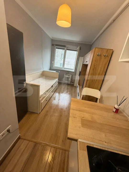 Garsonieră de vânzare, 21 mp, zona 7 Noiembrie